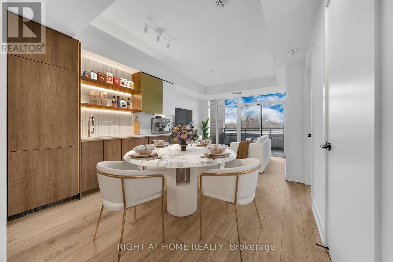 403 - 1285 Queen Street E, Toronto, Ontario  M4L 1C2 - Photo 2 - E12731556