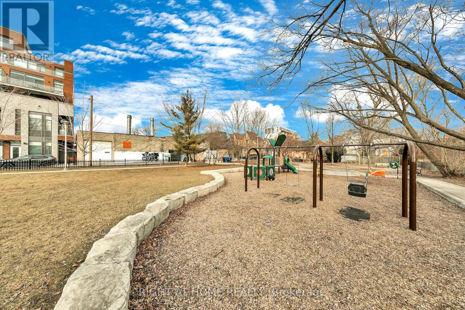 403 - 1285 Queen Street E, Toronto, Ontario  M4L 1C2 - Photo 31 - E12731556