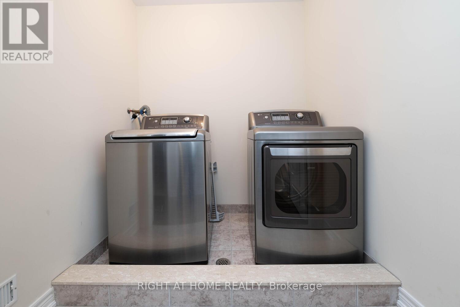 19 Ascalon Drive, Vaughan, Ontario  L6A 0M5 - Photo 13 - N12731584