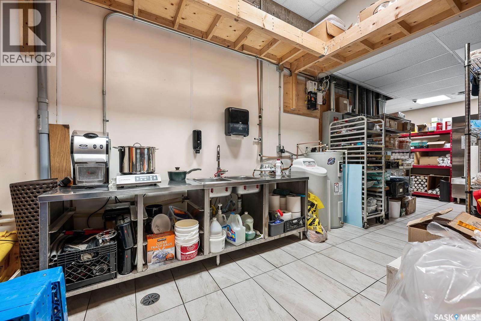 2075 Prince Of Wales Drive, Regina, Saskatchewan  S4V 3A6 - Photo 17 - SK027375