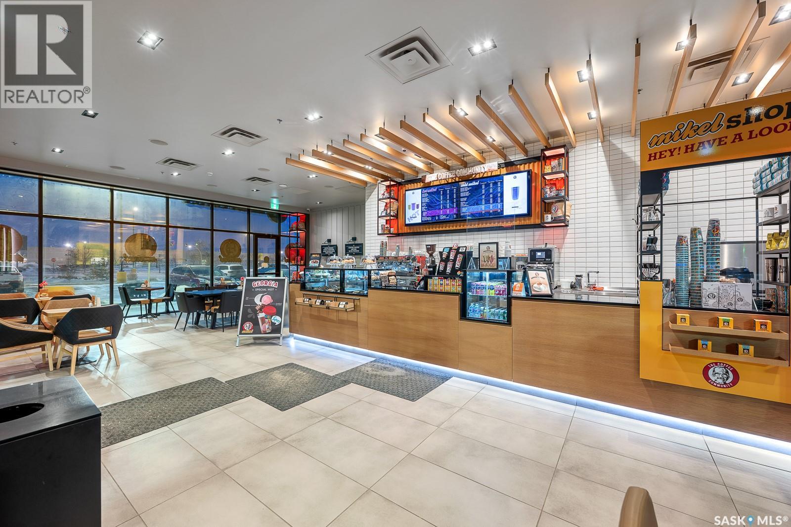 2075 Prince Of Wales Drive, Regina, Saskatchewan  S4V 3A6 - Photo 3 - SK027375