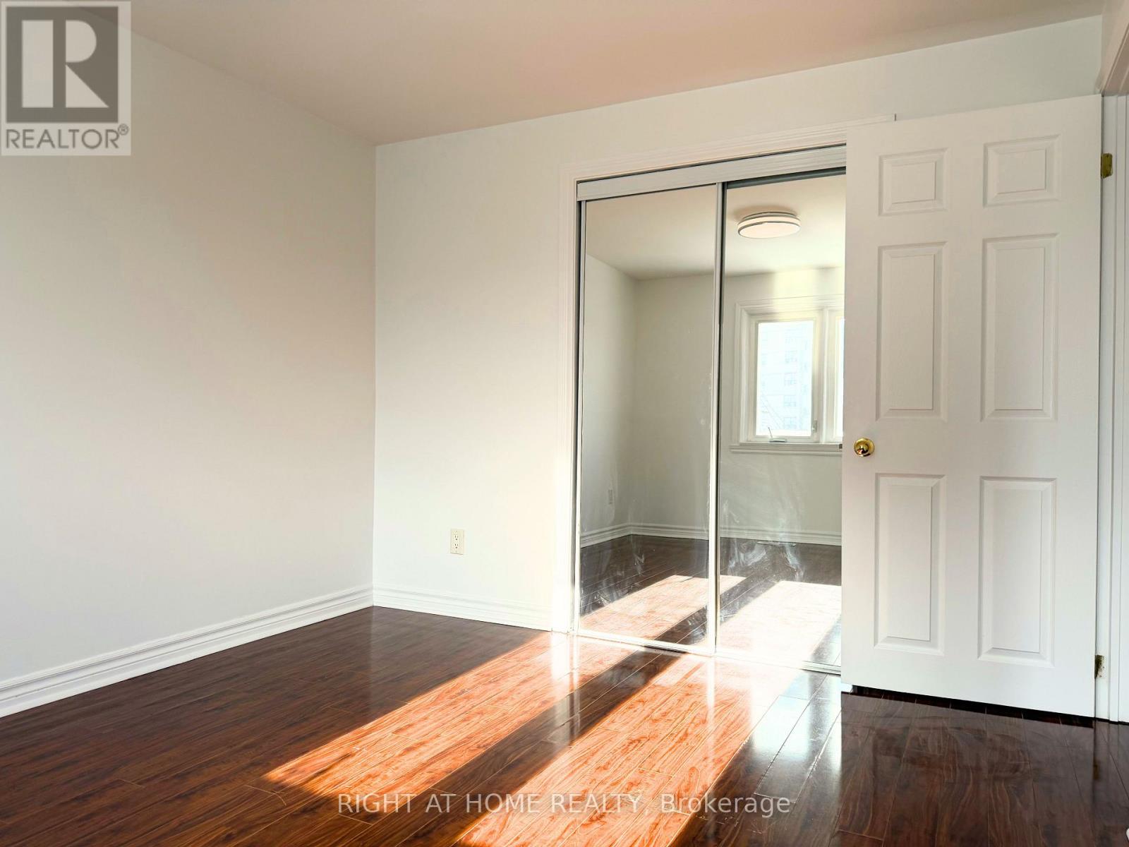 128 Townhouse Crescent, Brampton, Ontario  L6W 3C5 - Photo 16 - W12731566