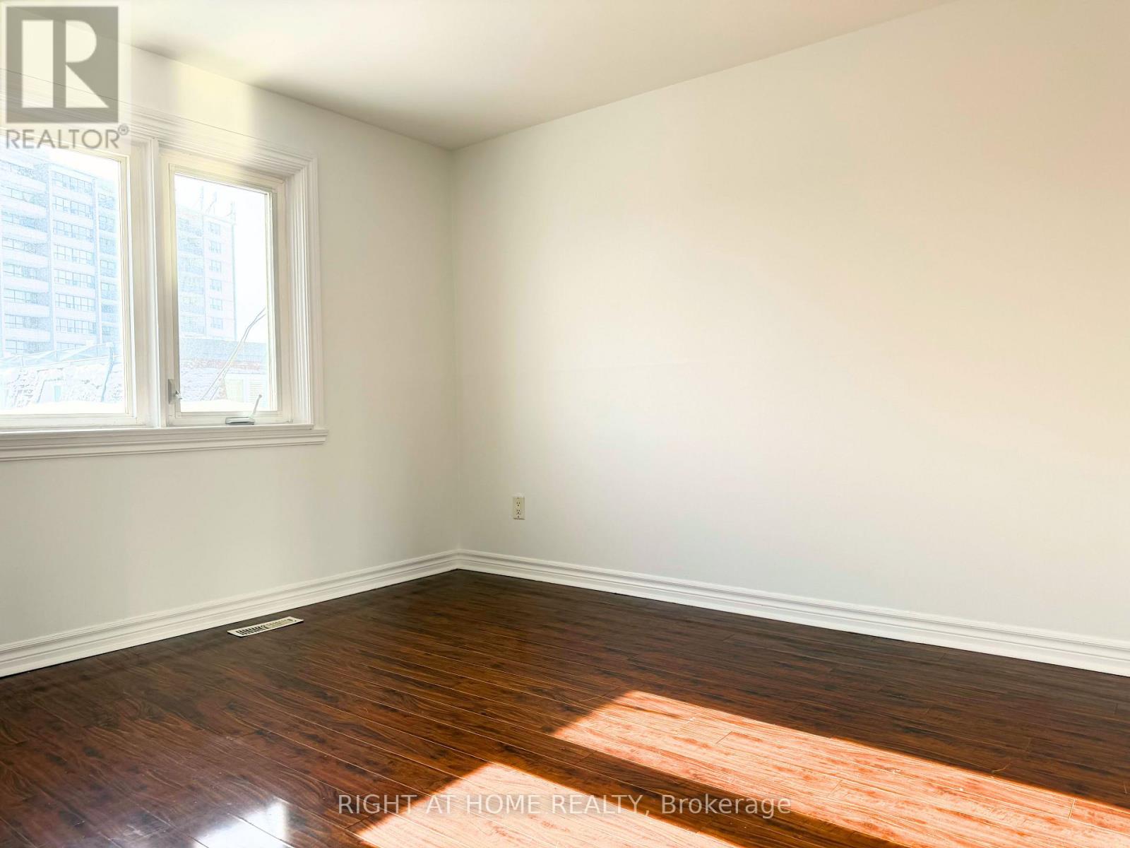 128 Townhouse Crescent, Brampton, Ontario  L6W 3C5 - Photo 17 - W12731566