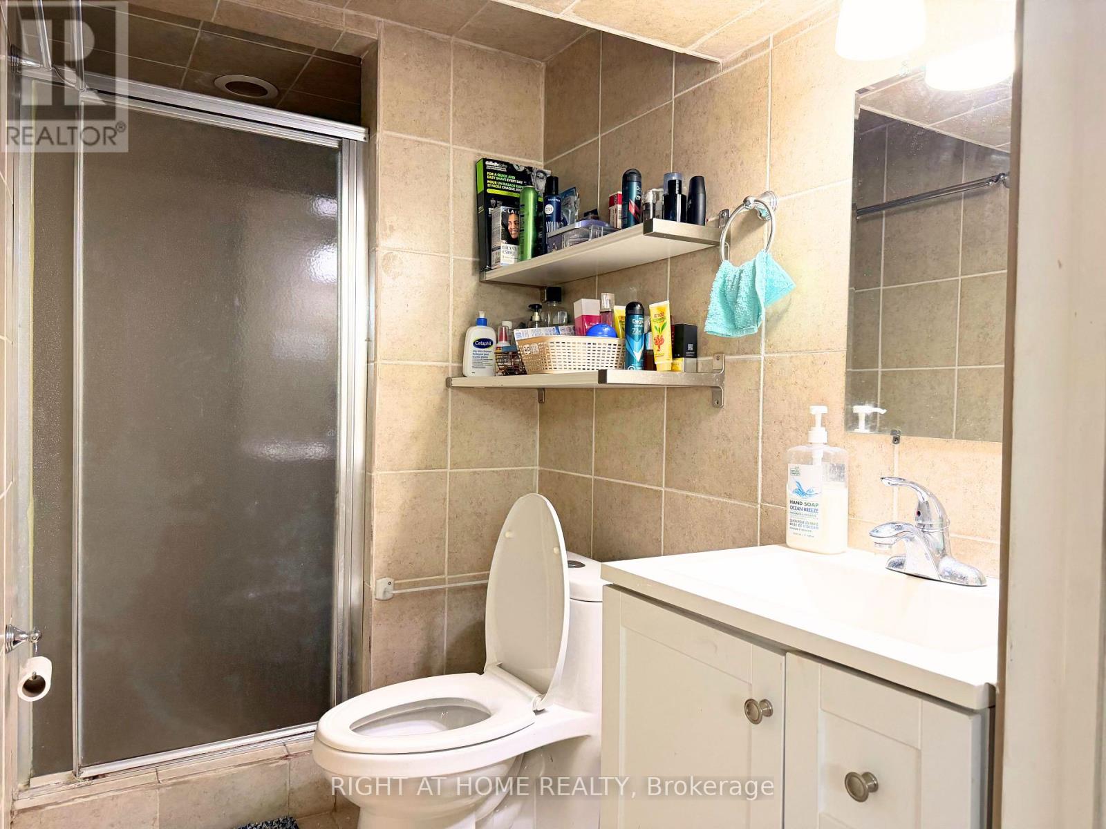 128 Townhouse Crescent, Brampton, Ontario  L6W 3C5 - Photo 23 - W12731566