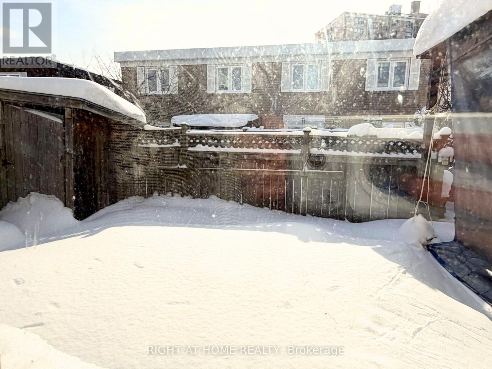 128 Townhouse Crescent, Brampton, Ontario  L6W 3C5 - Photo 25 - W12731566