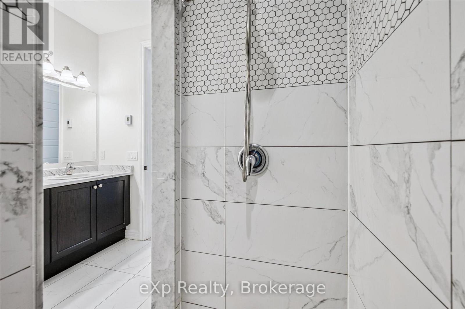 26 Middleton Avenue, Centre Wellington, Ontario  N1M 0G2 - Photo 21 - X12731598