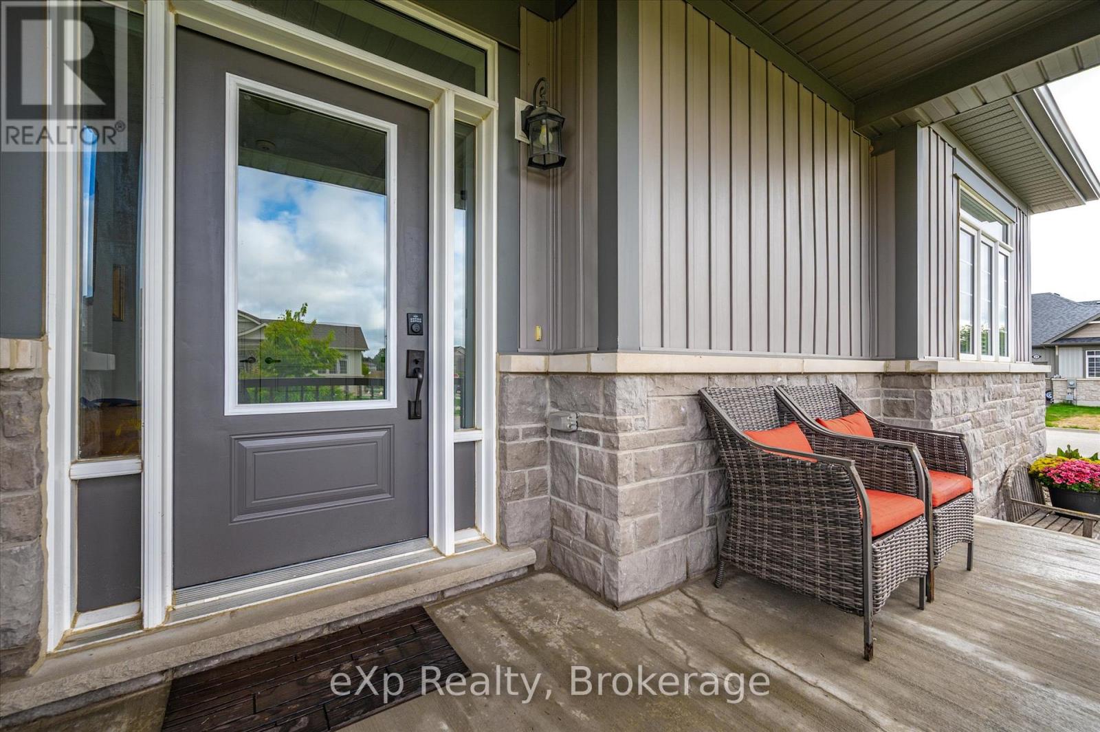 26 Middleton Avenue, Centre Wellington, Ontario  N1M 0G2 - Photo 3 - X12731598