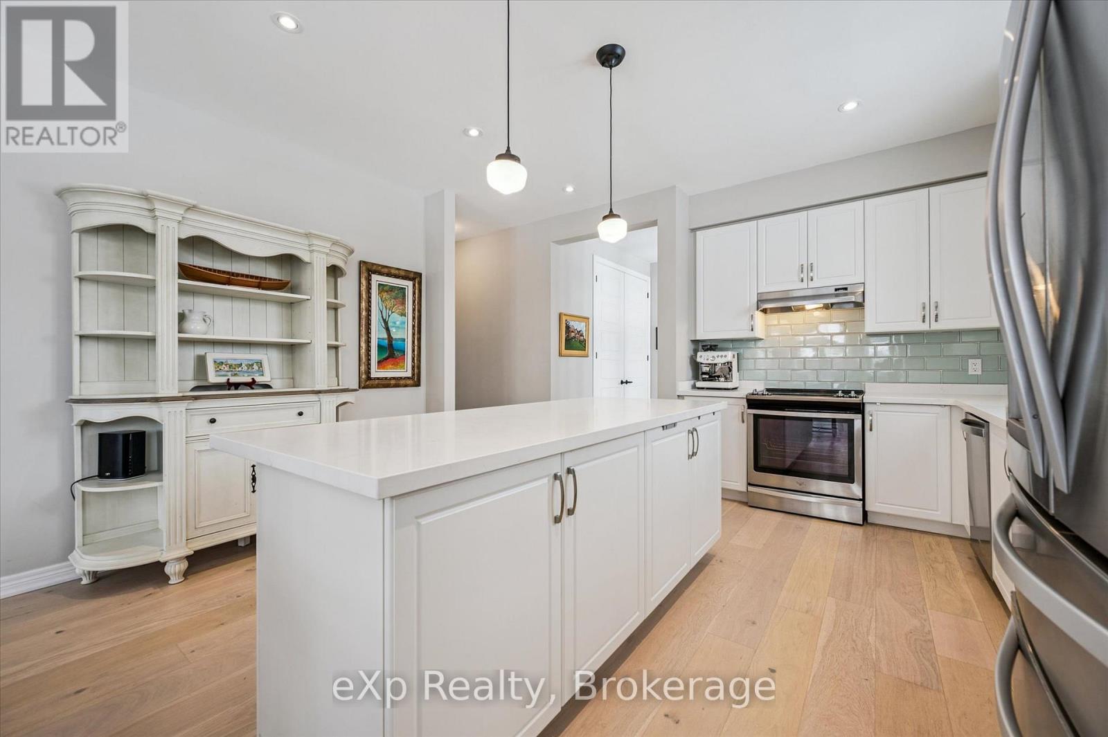 26 Middleton Avenue, Centre Wellington, Ontario  N1M 0G2 - Photo 9 - X12731598