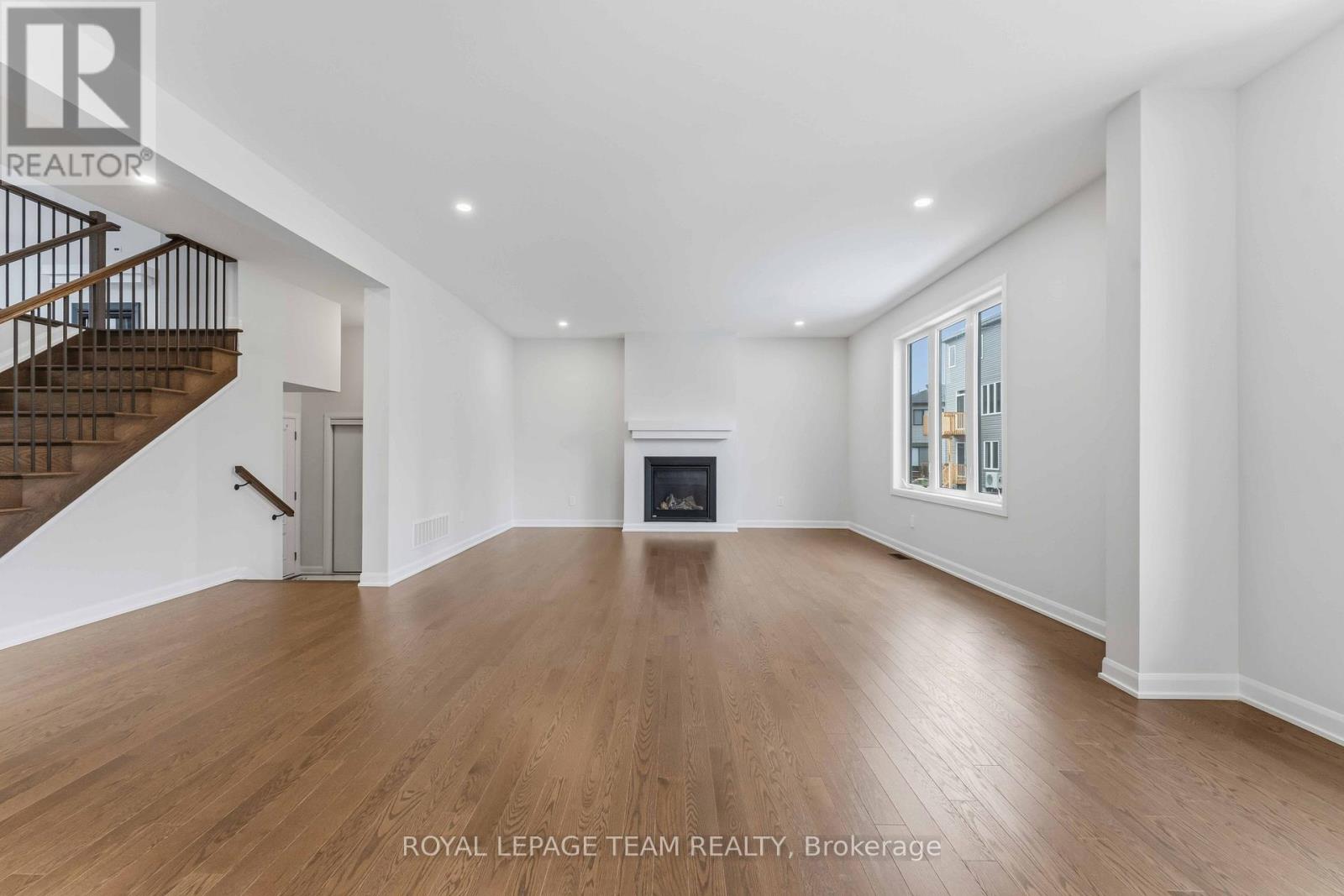 39 Osler Street, Ottawa, Ontario  K2W 0L9 - Photo 6 - X12145429