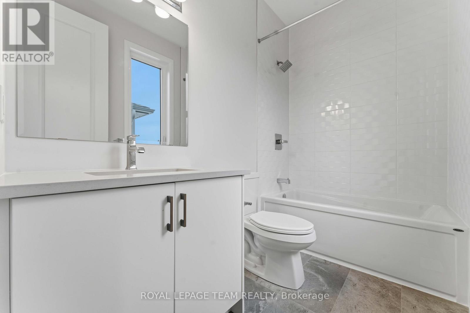 39 Osler Street, Ottawa, Ontario  K2W 0L9 - Photo 10 - X12145429