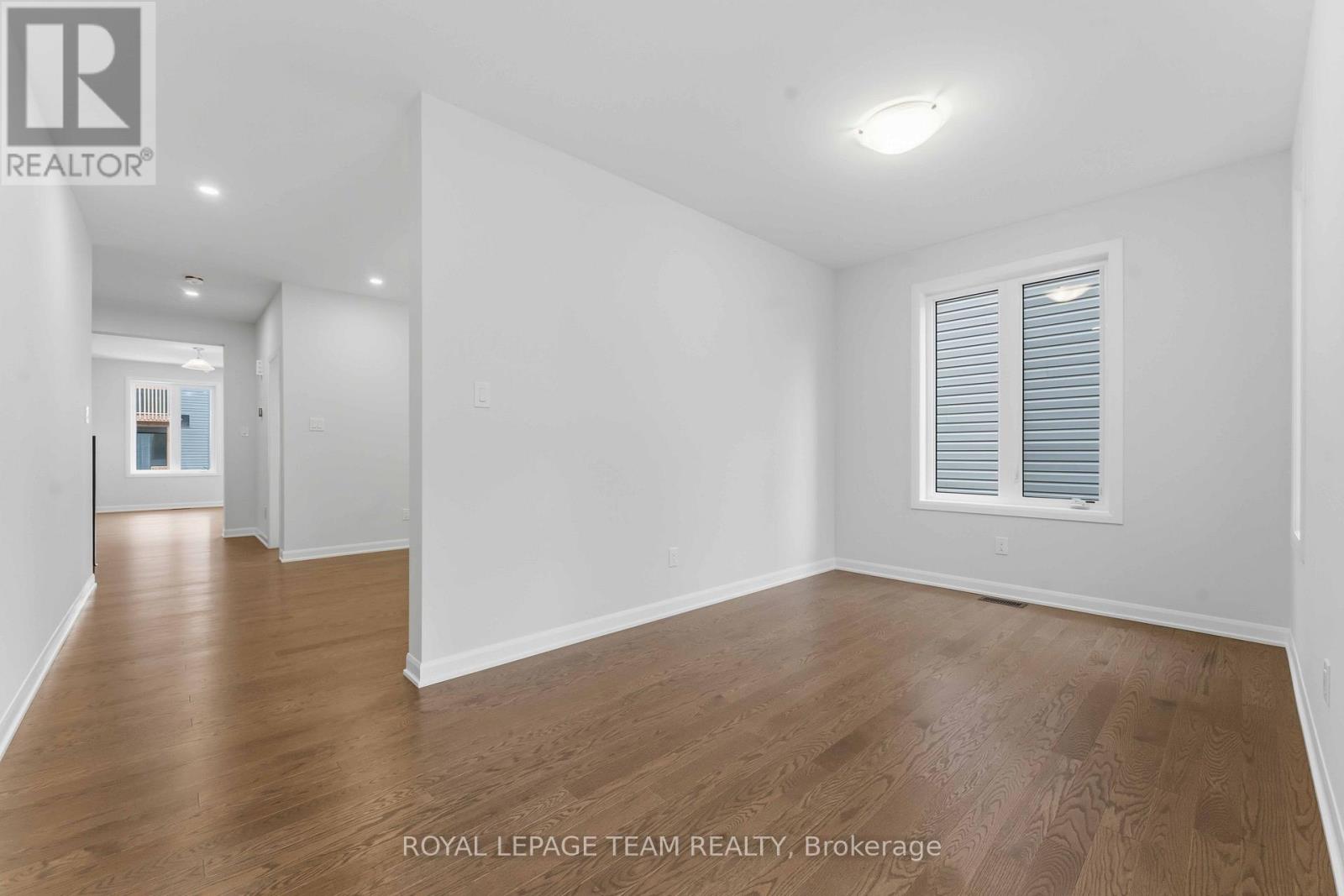 39 Osler Street, Ottawa, Ontario  K2W 0L9 - Photo 3 - X12145429