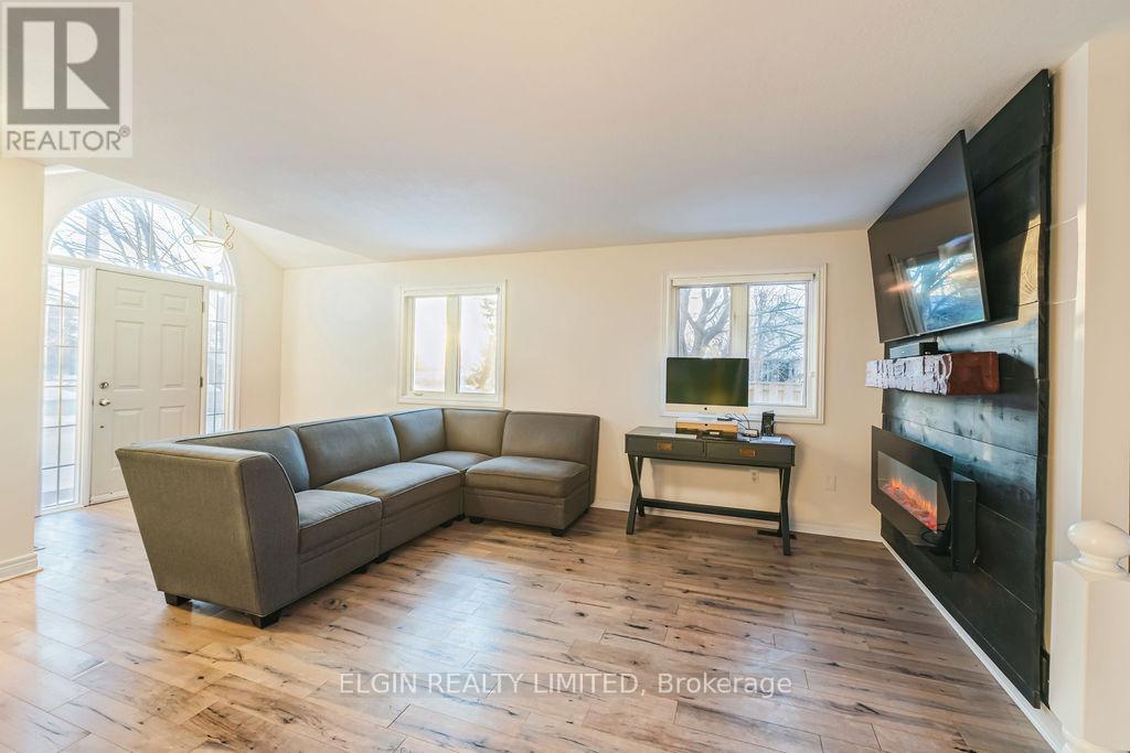 599 Wellington Street, St. Thomas, Ontario  N5R 6G4 - Photo 3 - X12731676