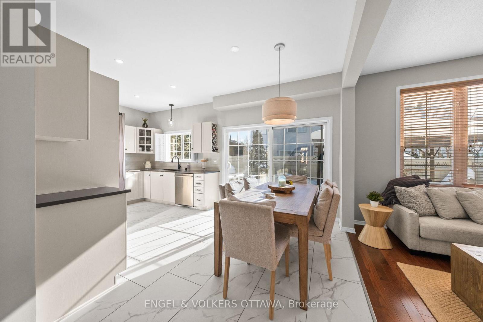 406 Keith Crescent, Ottawa, Ontario  K1W 0A2 - Photo 11 - X12731658