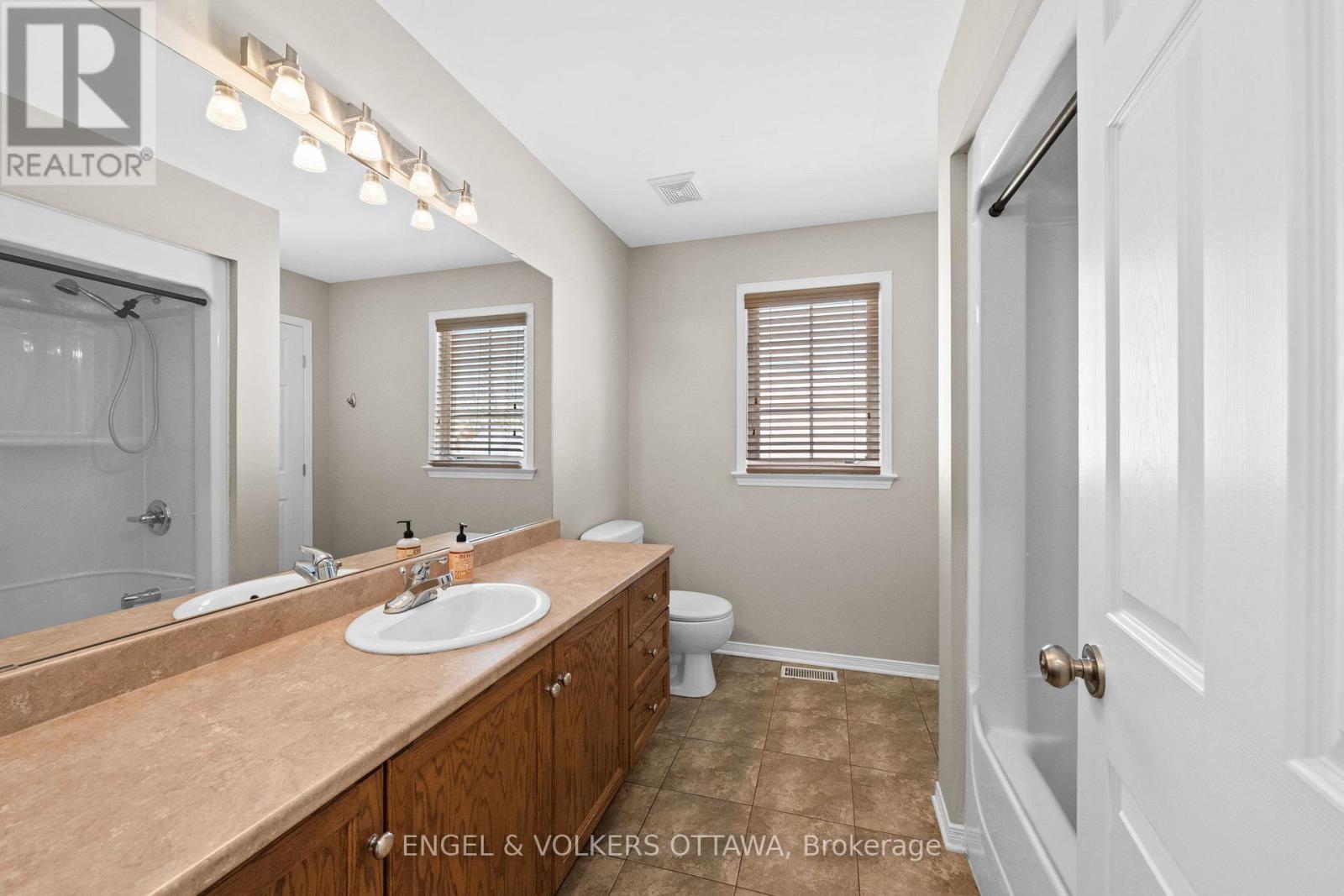 406 Keith Crescent, Ottawa, Ontario  K1W 0A2 - Photo 31 - X12731658