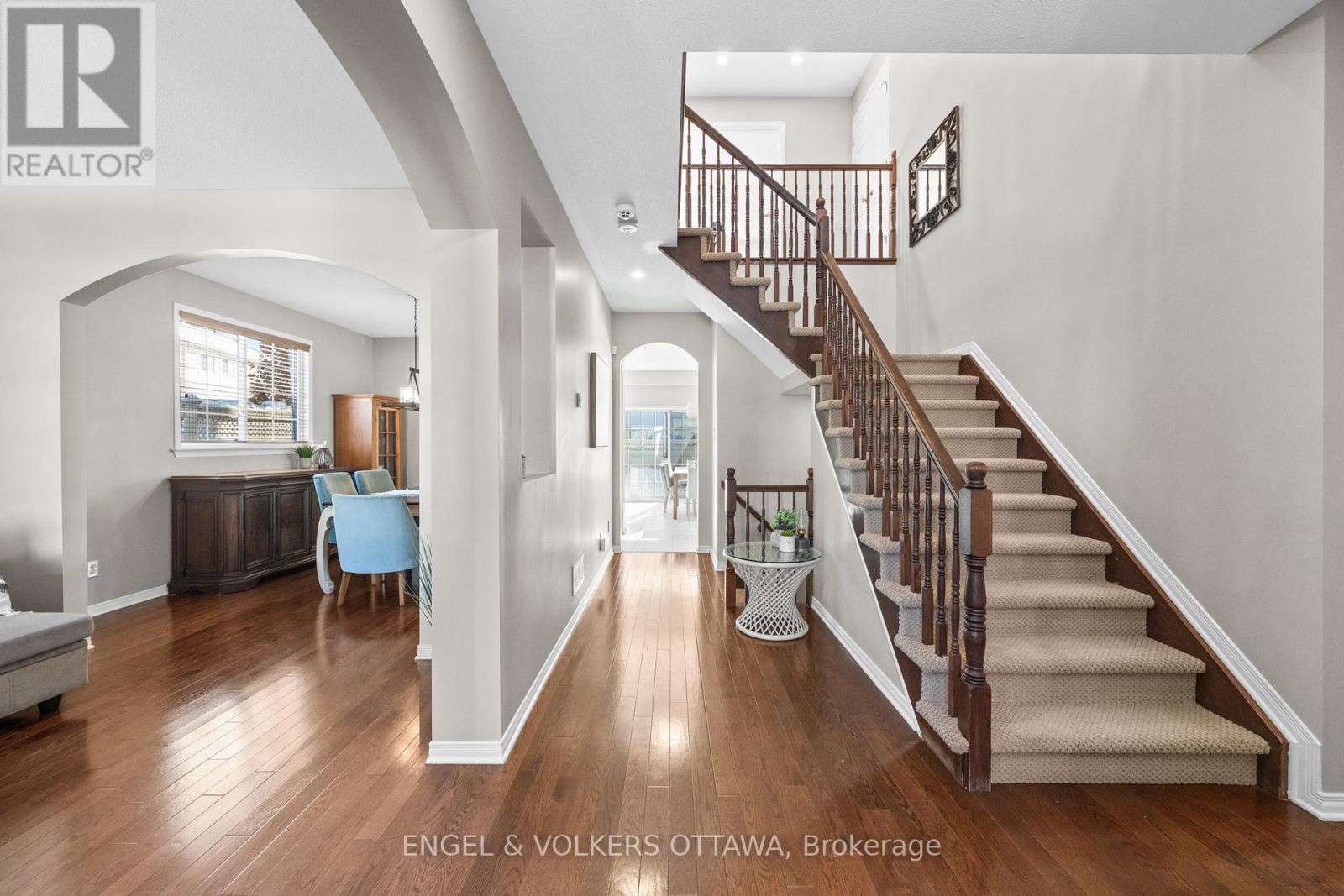 406 Keith Crescent, Ottawa, Ontario  K1W 0A2 - Photo 6 - X12731658