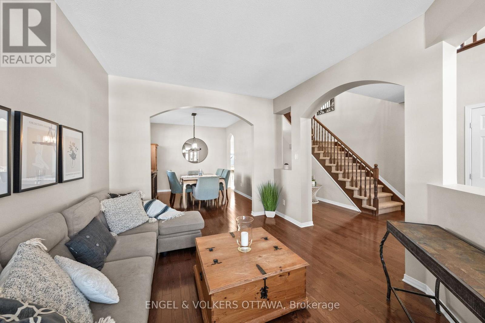 406 Keith Crescent, Ottawa, Ontario  K1W 0A2 - Photo 8 - X12731658