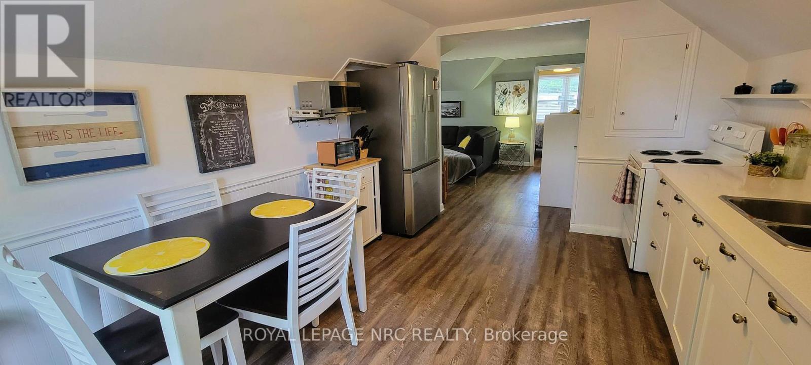 Upper - 243 Derby Road, Fort Erie, Ontario  L0S 1B0 - Photo 4 - X12731678