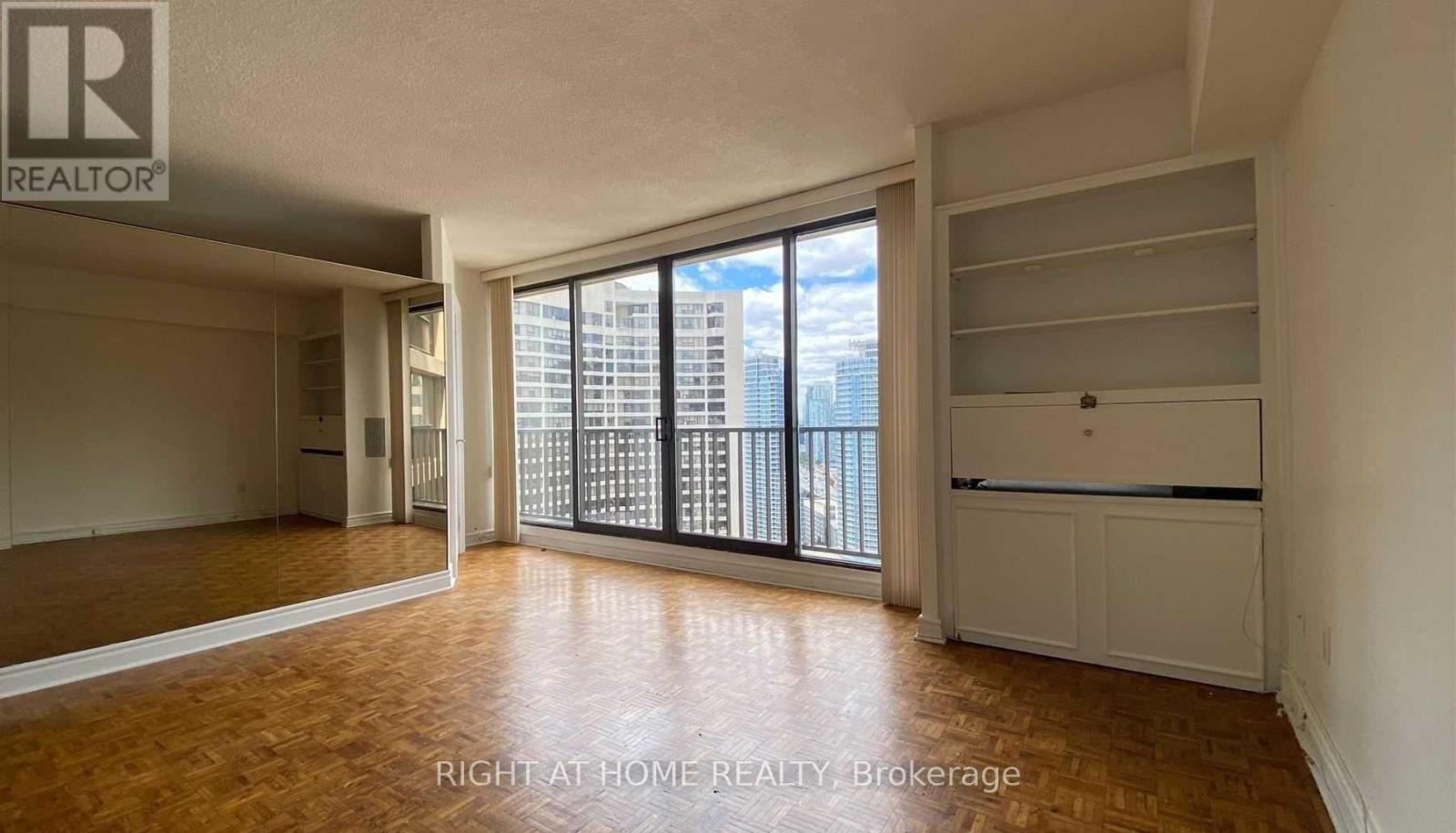 3025 - 33 Harbour Square, Toronto, Ontario  M5J 2G2 - Photo 5 - C12731624