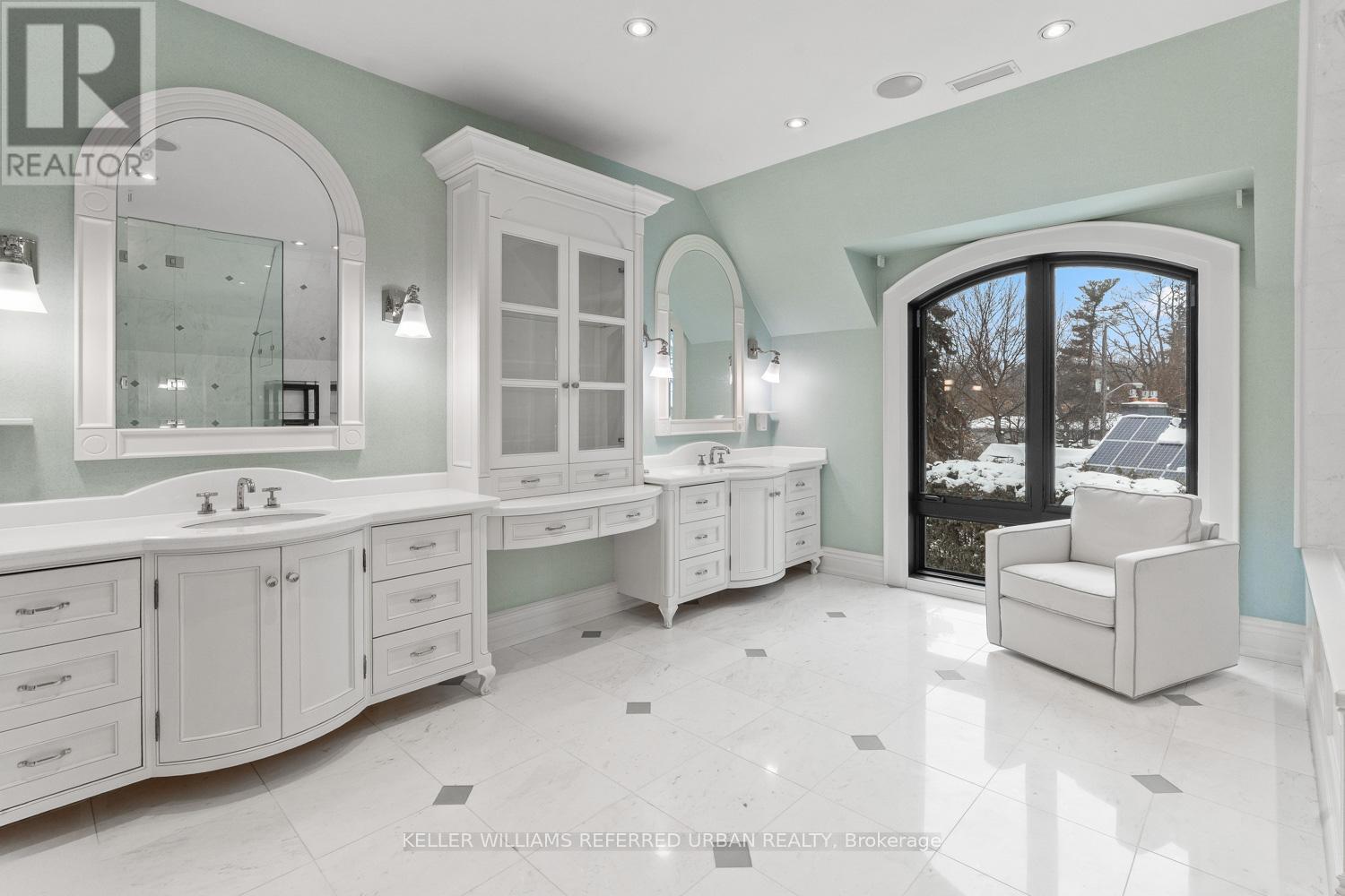 6 Bayview Wood, Toronto, Ontario  M4N 1R7 - Photo 18 - C12731680