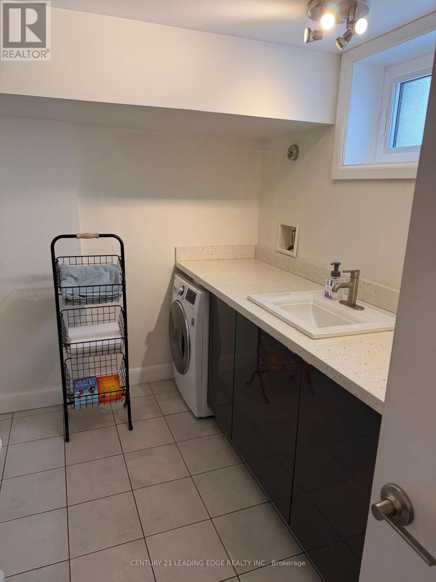 B - 491 Cosburn Avenue, Toronto, Ontario  M4J 2N7 - Photo 7 - E12731670