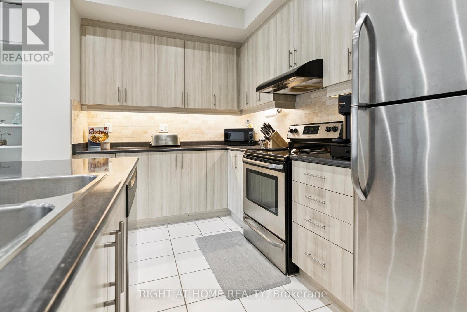 30 Boadway Crescent, Whitchurch-Stouffville, Ontario  L4A 1Y2 - Photo 11 - N12731634