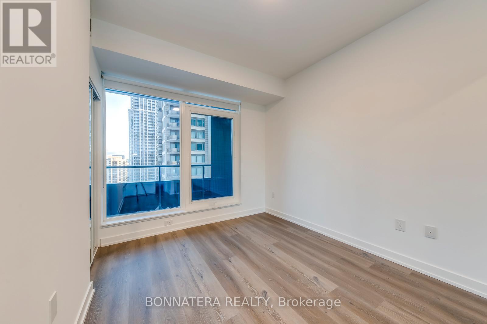 1304 - 395 Square One Drive, Mississauga, Ontario  L5B 0P6 - Photo 16 - W12731652