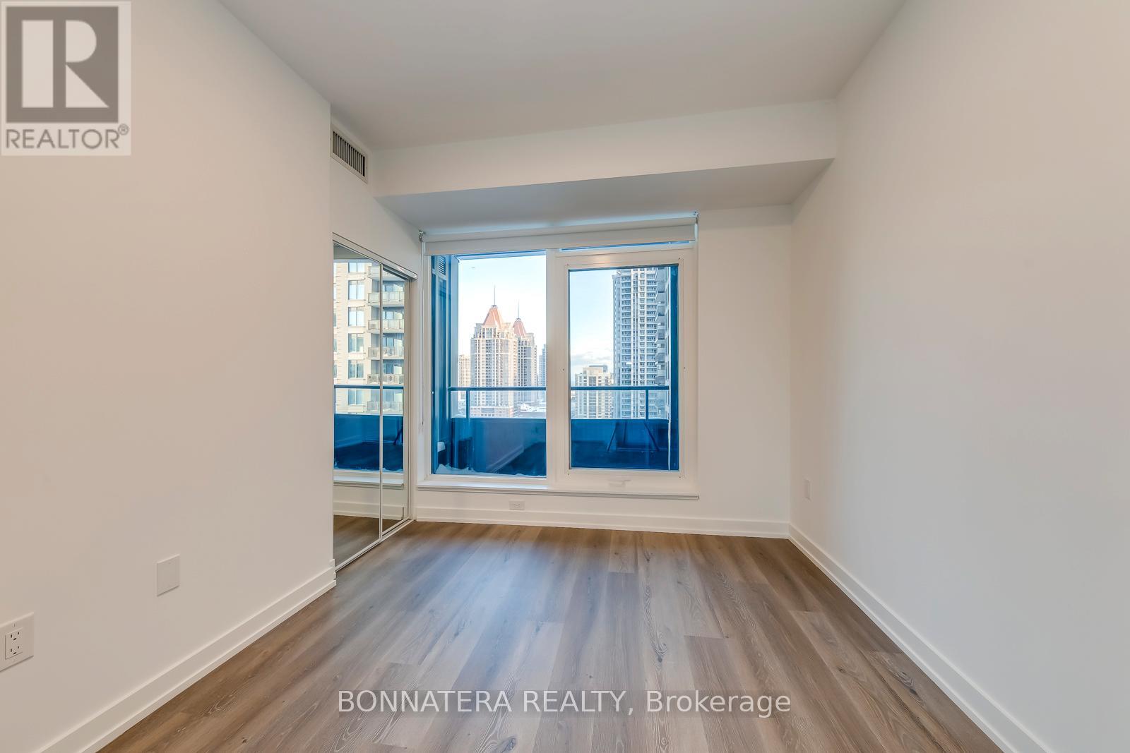 1304 - 395 Square One Drive, Mississauga, Ontario  L5B 0P6 - Photo 17 - W12731652