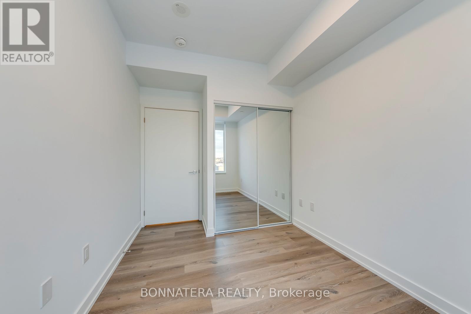 1304 - 395 Square One Drive, Mississauga, Ontario  L5B 0P6 - Photo 23 - W12731652