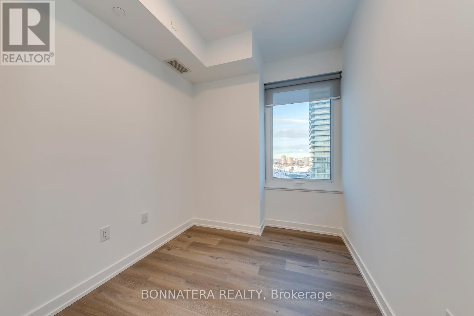 1304 - 395 Square One Drive, Mississauga, Ontario  L5B 0P6 - Photo 24 - W12731652