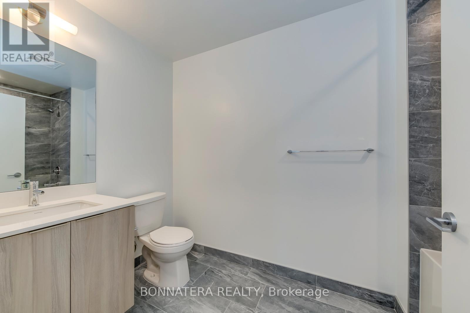 1304 - 395 Square One Drive, Mississauga, Ontario  L5B 0P6 - Photo 26 - W12731652