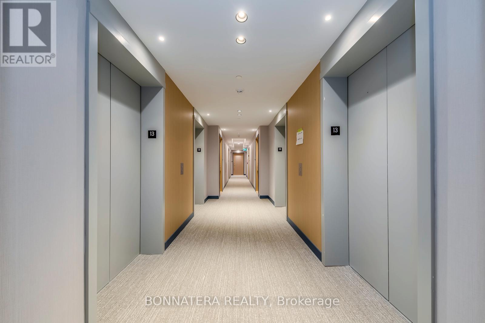 1304 - 395 Square One Drive, Mississauga, Ontario  L5B 0P6 - Photo 6 - W12731652