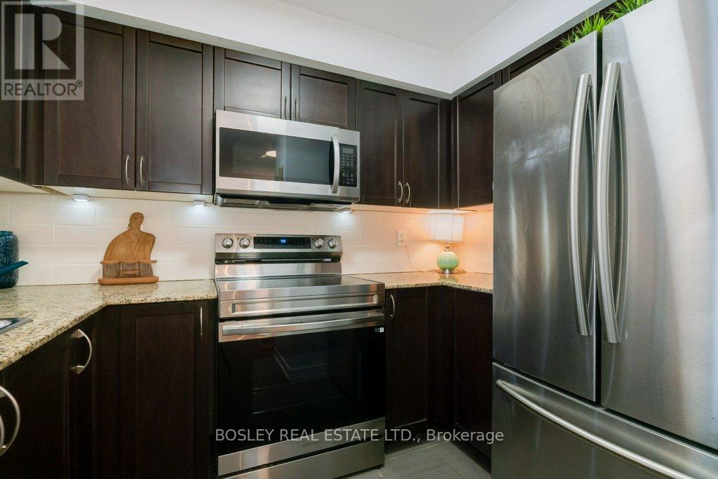 810 - 812 Lansdowne Avenue, Toronto, Ontario  M6H 4K5 - Photo 9 - W12731664