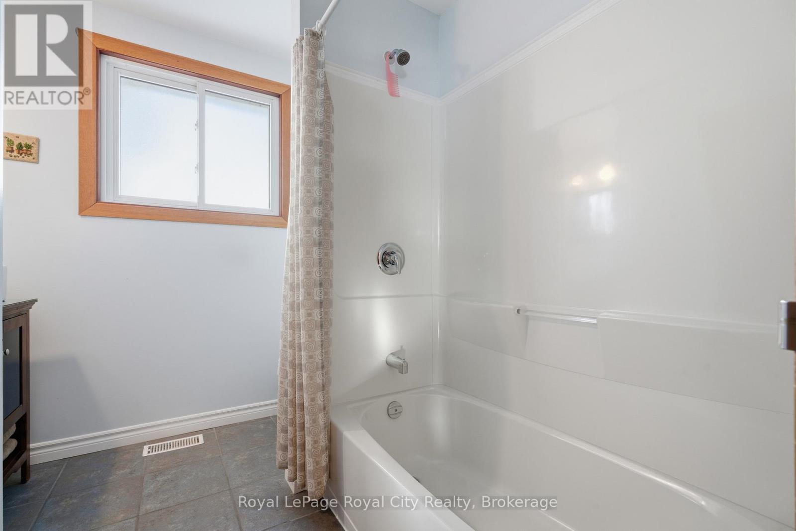 28 Mcilwraith Crescent, Guelph, Ontario  N1E 6J3 - Photo 22 - X12731740