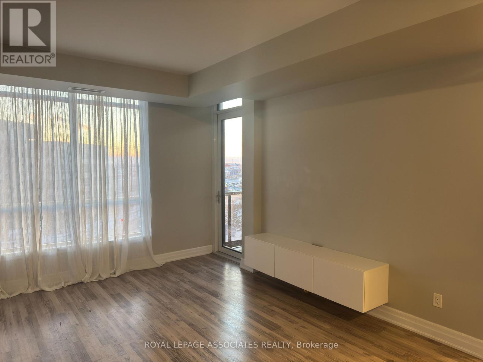 611 - 9075 Jane Street, Vaughan, Ontario  L4K 0L7 - Photo 4 - N12725616