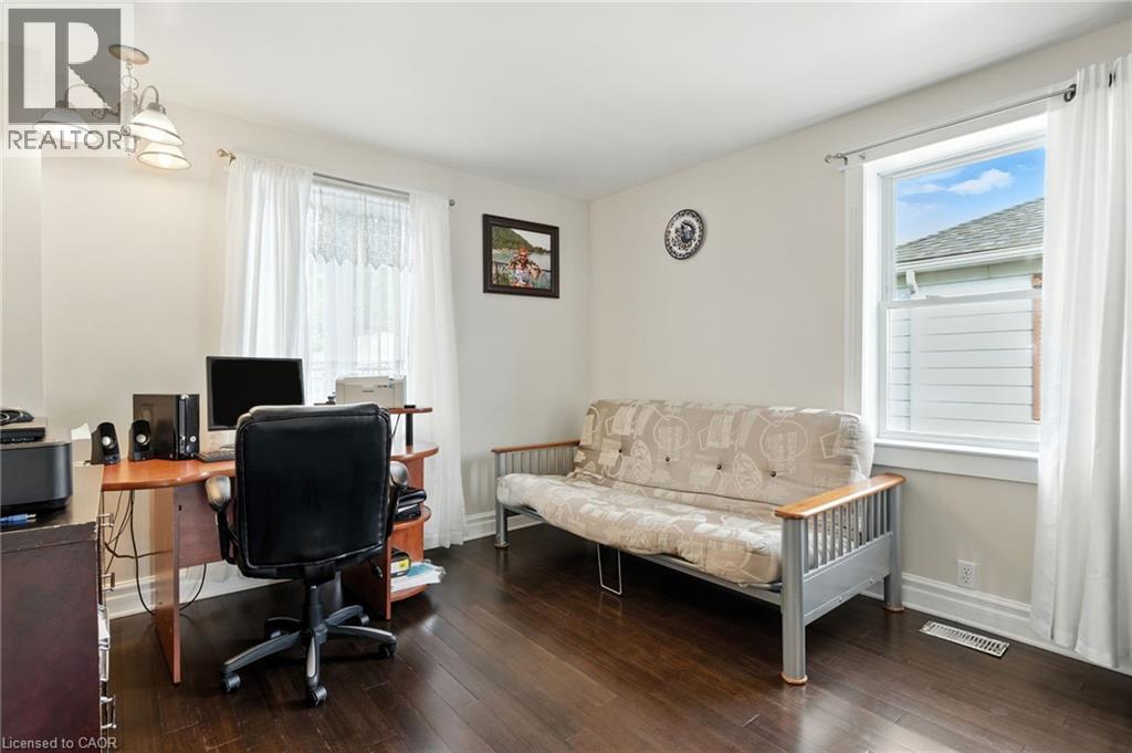 39 Clayburn Avenue, St. Catharines, Ontario  L2P 2T8 - Photo 11 - 40770990