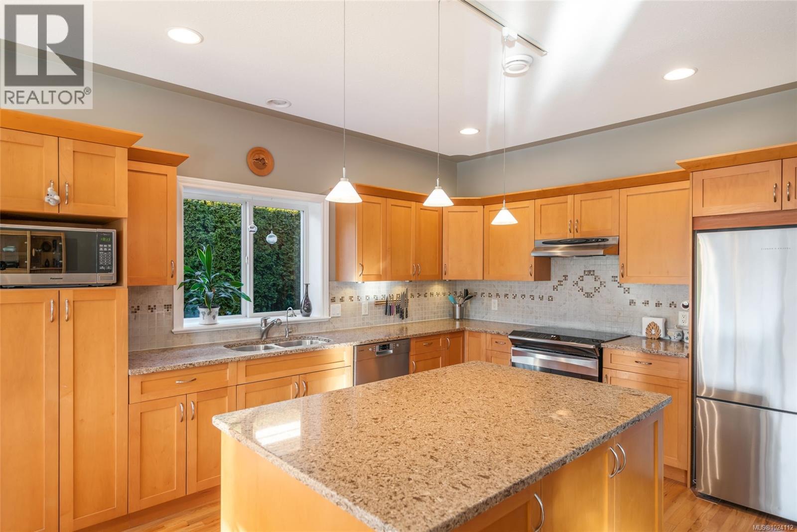 656 Morningstar Dr, Parksville, British Columbia  V9P 2W3 - Photo 4 - 1024112