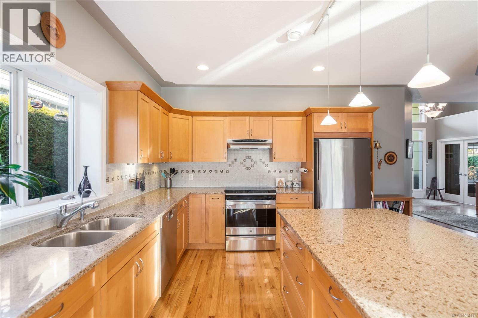 656 Morningstar Dr, Parksville, British Columbia  V9P 2W3 - Photo 2 - 1024112