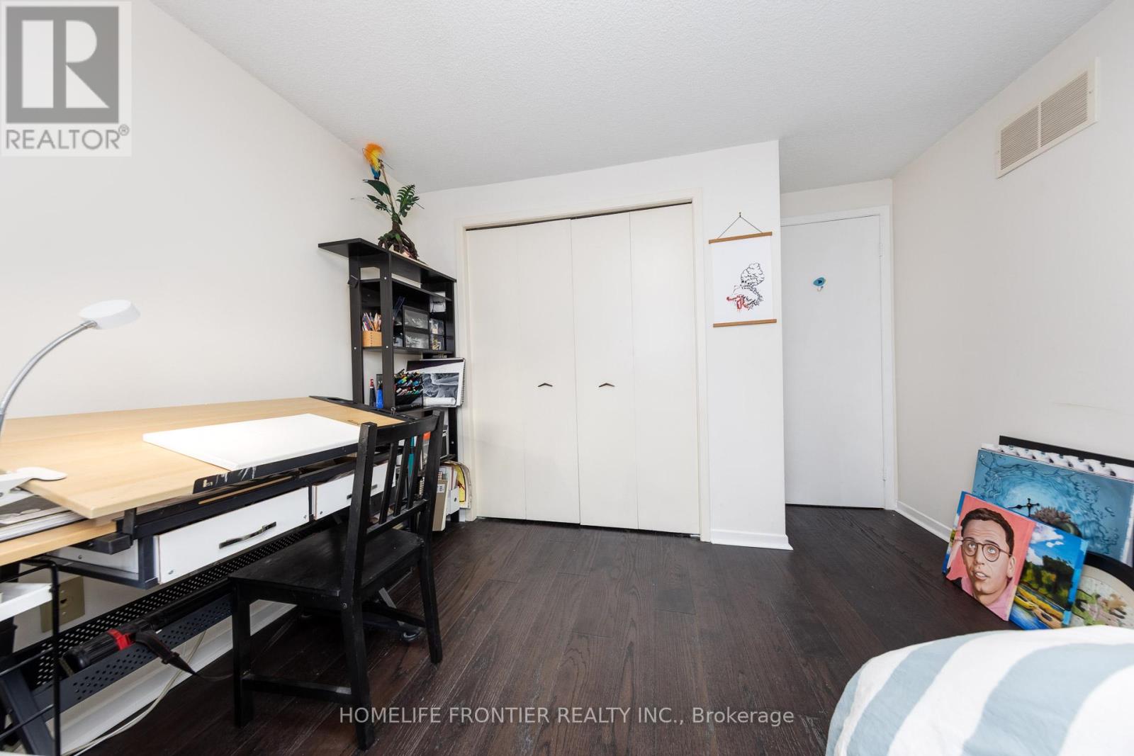 64 Flaming Roseway, Toronto, Ontario  M2N 5W8 - Photo 35 - C12731734