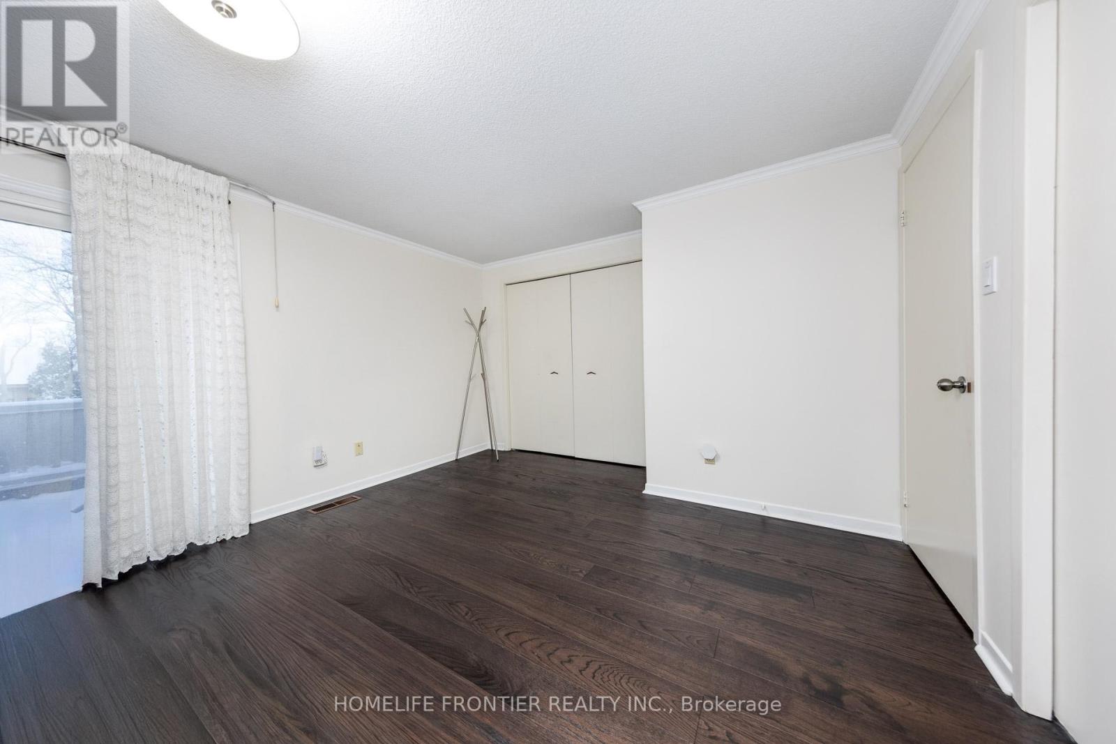 64 Flaming Roseway, Toronto, Ontario  M2N 5W8 - Photo 37 - C12731734