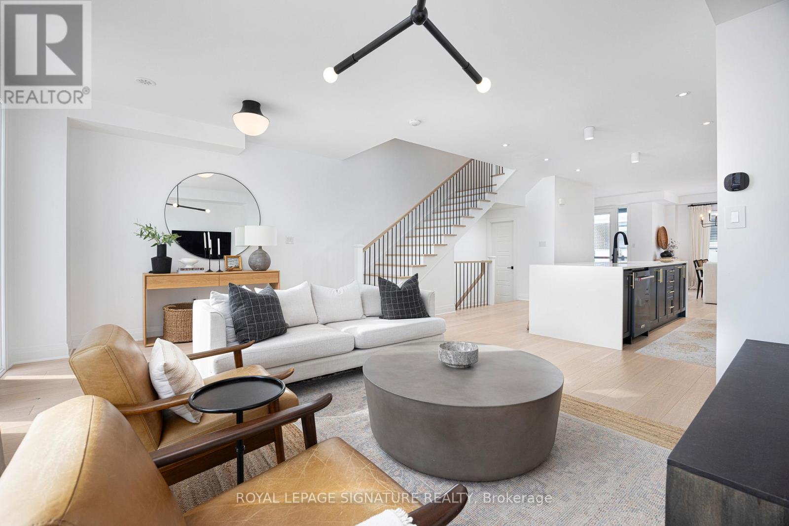 16 Hollyhock Court, Toronto, Ontario  M3B 0B4 - Photo 2 - C12731760