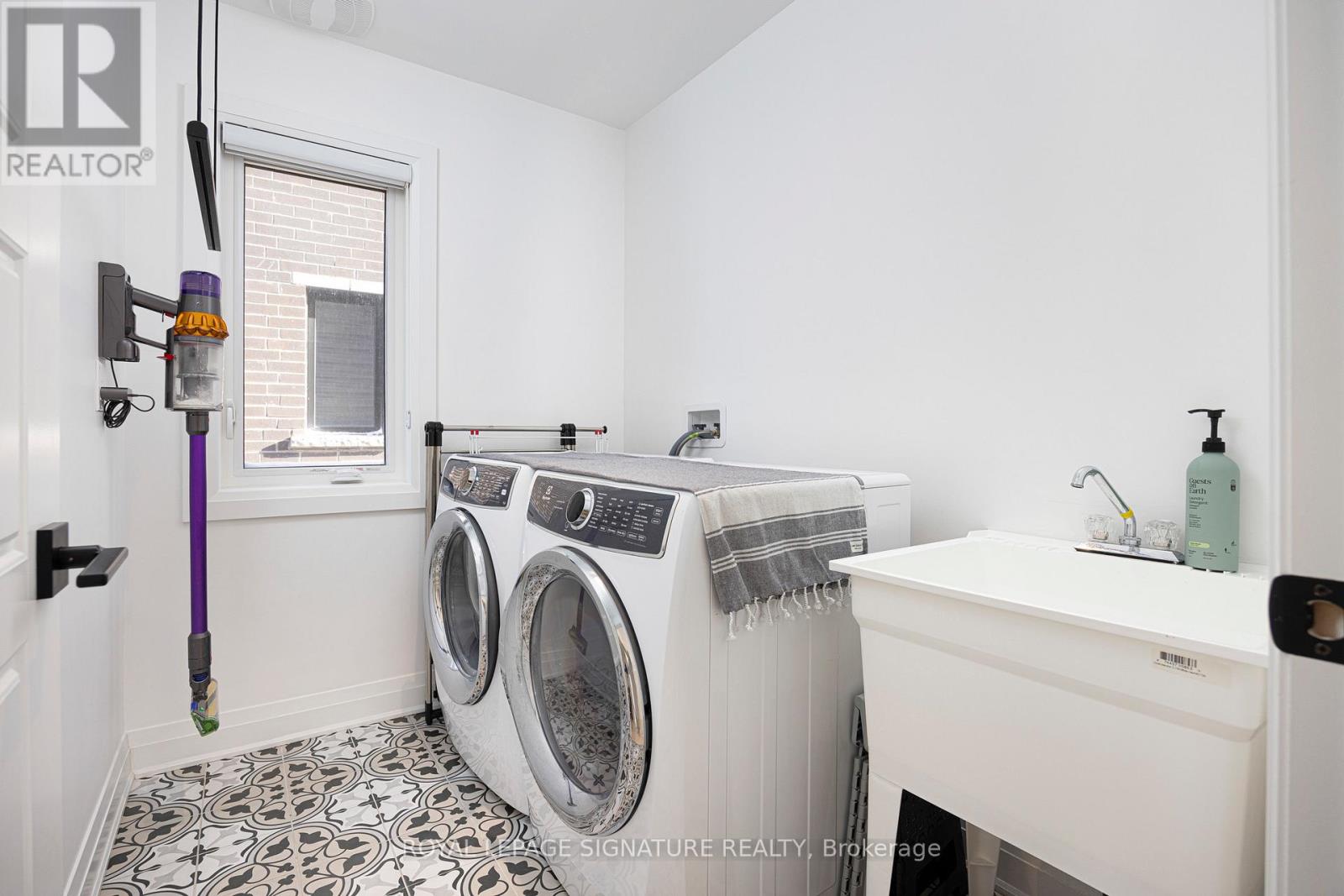 16 Hollyhock Court, Toronto, Ontario  M3B 0B4 - Photo 34 - C12731760