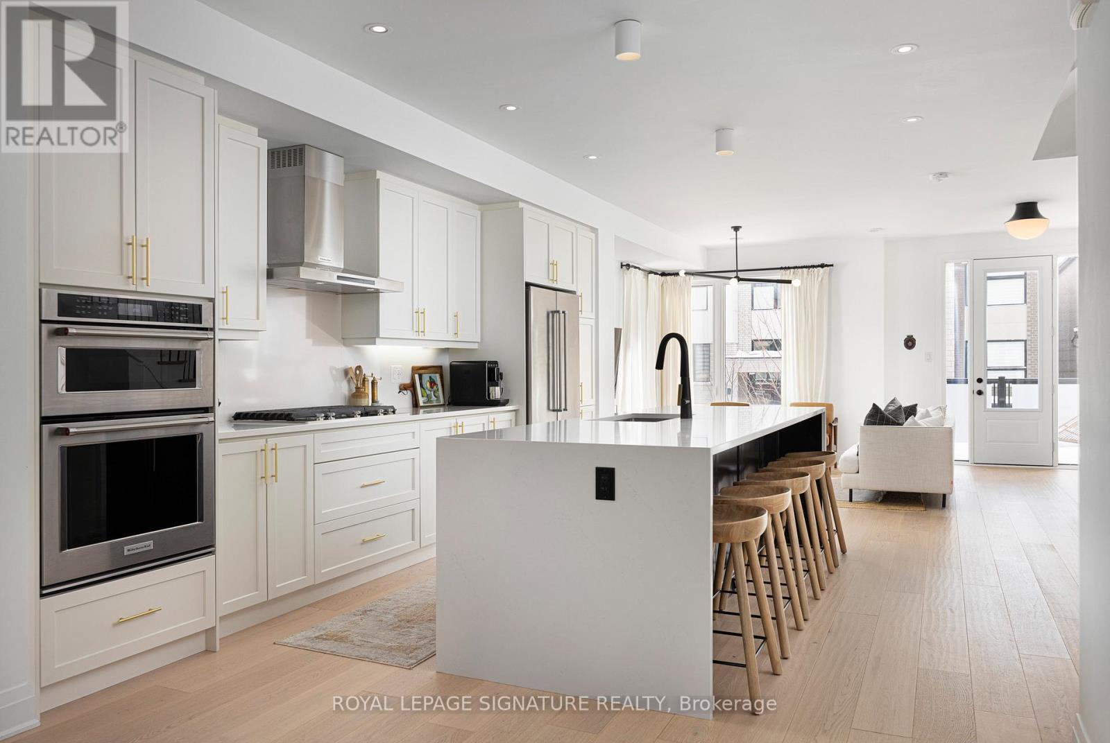 16 Hollyhock Court, Toronto, Ontario  M3B 0B4 - Photo 6 - C12731760