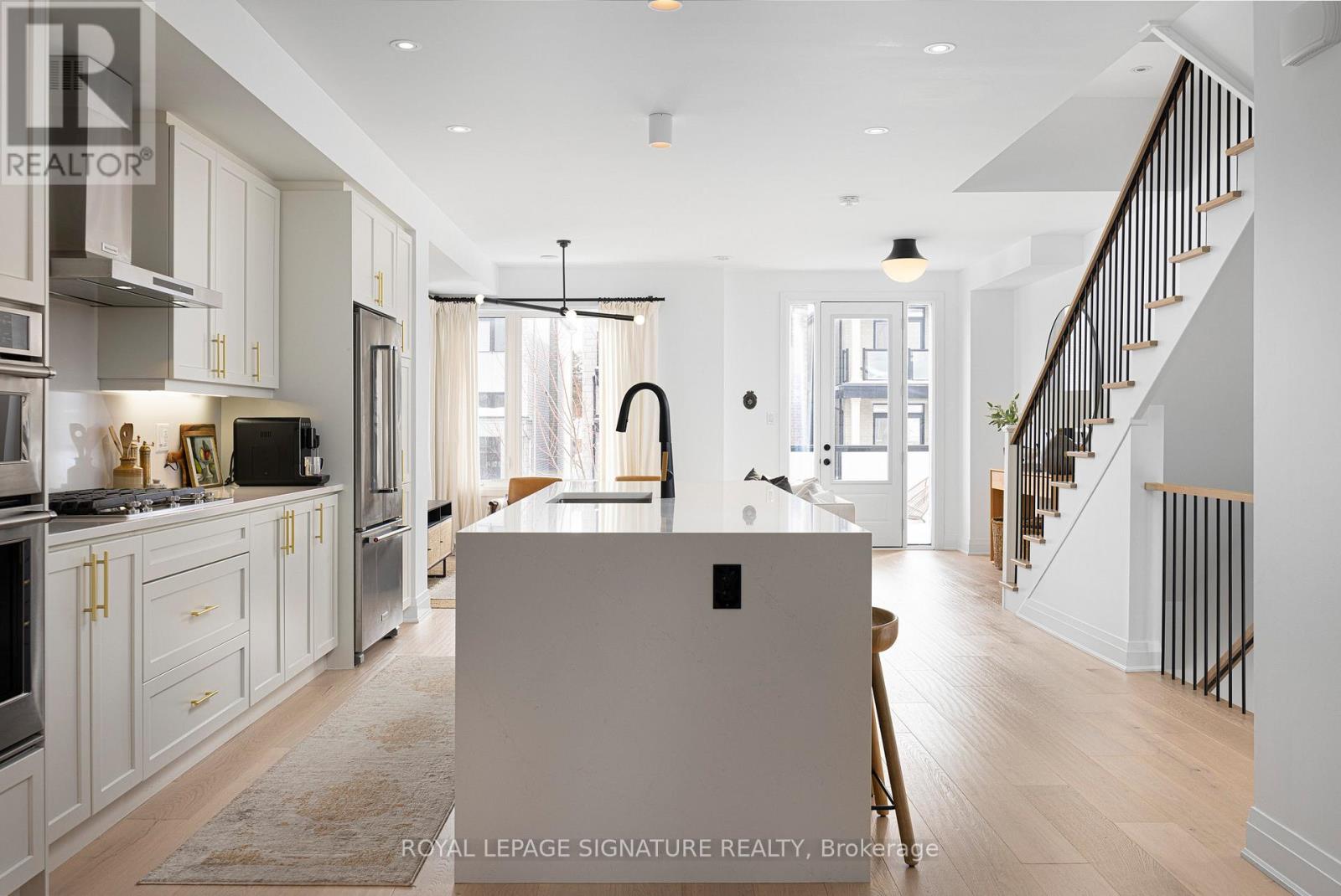 16 Hollyhock Court, Toronto, Ontario  M3B 0B4 - Photo 7 - C12731760