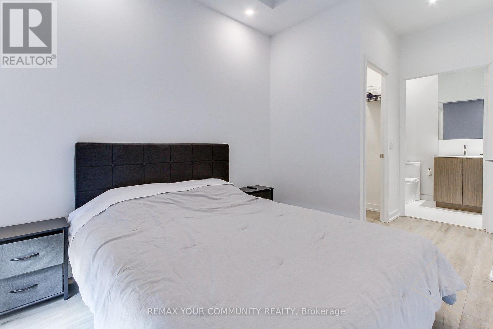 1208 - 20 Edward Street, Toronto, Ontario  M5G 0C5 - Photo 23 - C12731768