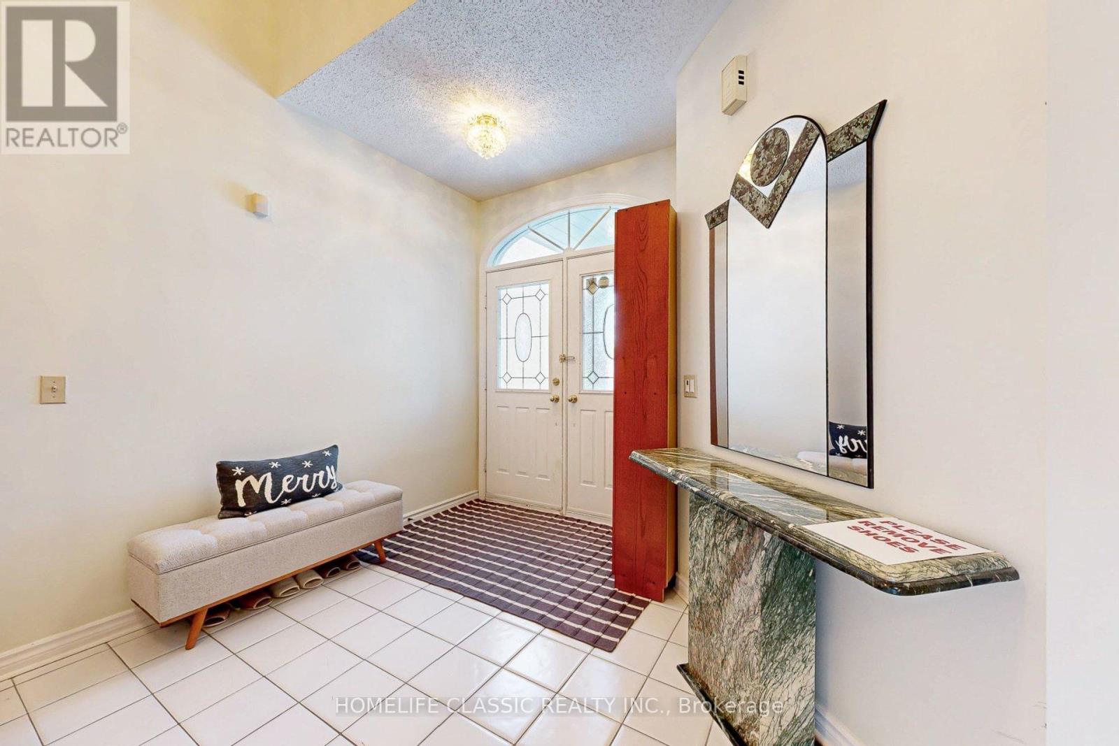 50 Oakhurst Drive, Vaughan, Ontario  L4J 7V3 - Photo 4 - N12731686