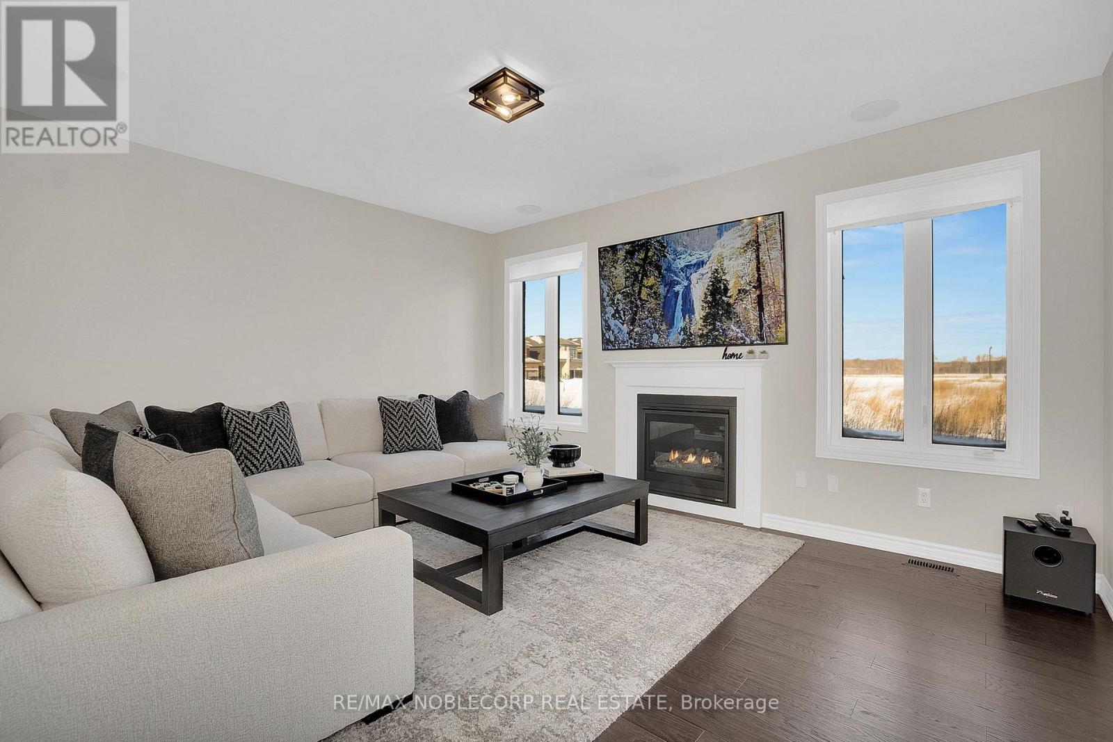 36 Felhazi Trail, Essa, Ontario  L3W 0A4 - Photo 10 - N12731738