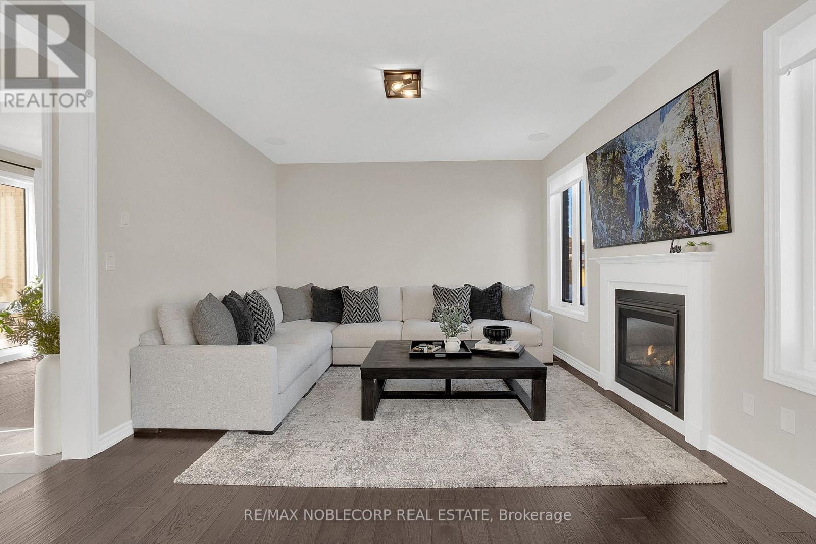 36 Felhazi Trail, Essa, Ontario  L3W 0A4 - Photo 11 - N12731738