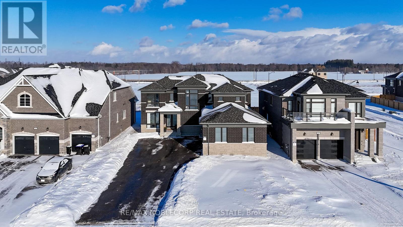 36 Felhazi Trail, Essa, Ontario  L3W 0A4 - Photo 3 - N12731738