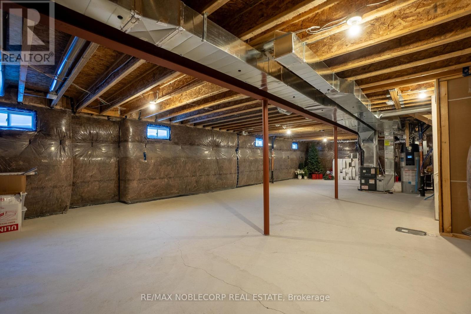 36 Felhazi Trail, Essa, Ontario  L3W 0A4 - Photo 35 - N12731738