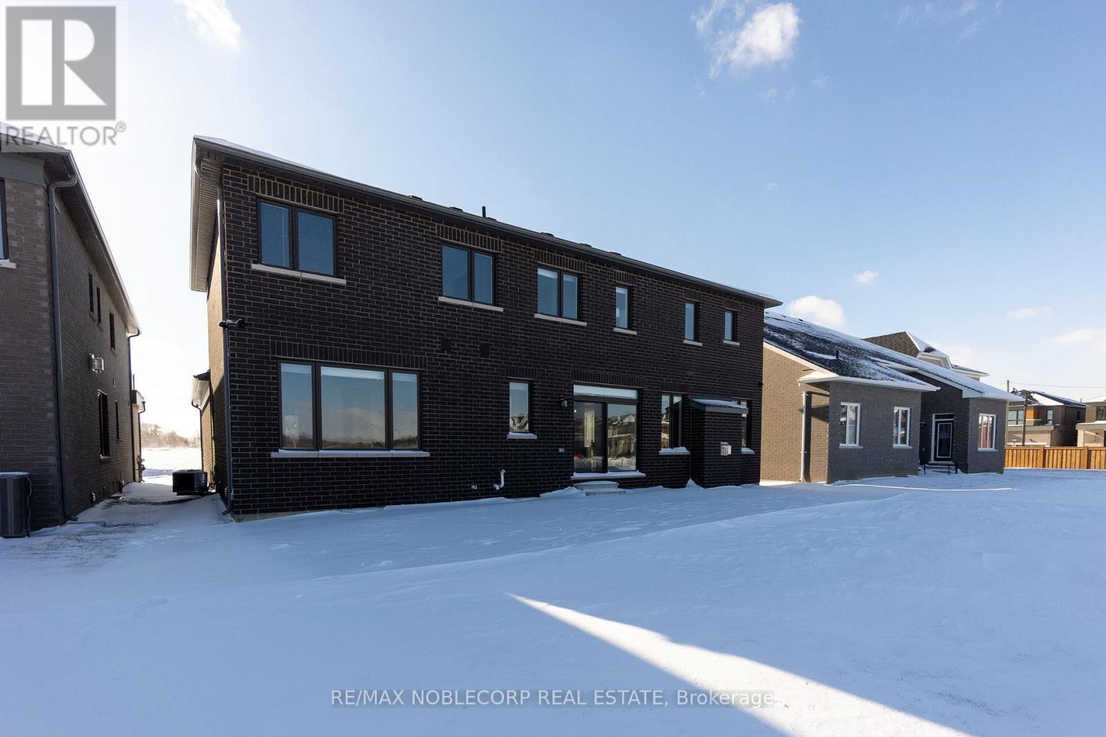 36 Felhazi Trail, Essa, Ontario  L3W 0A4 - Photo 37 - N12731738